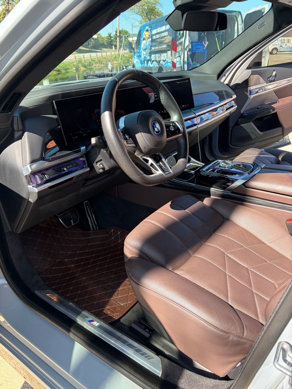 Project Enhancing the BMW I7 Interior image