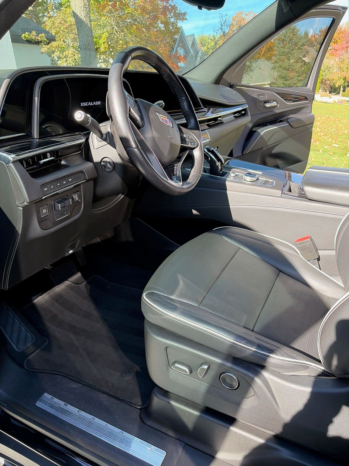 Project Luxurious Interior Detailing for an Escalade image